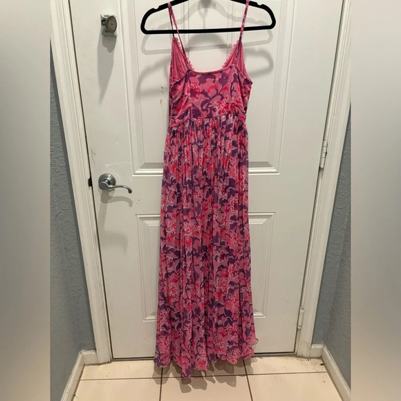 Rococo Sand Lei Floral Polychighone Pleated Maxi Dress in Bubblegum sz S $498 - Picture 4 of 7